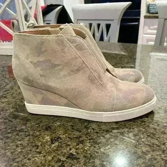 Linea Paolo Wedge Sneakers Suede Size 7 - Picture 3 of 8